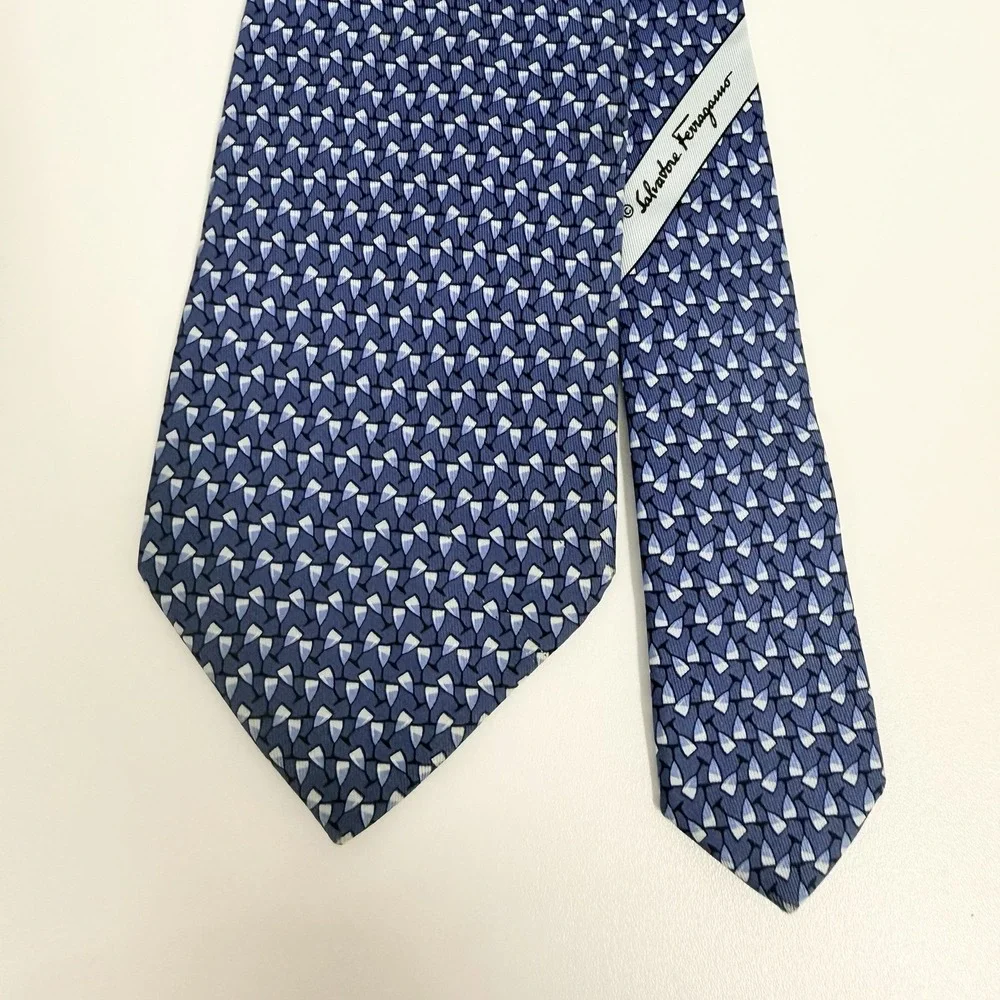 Salvatore Ferragamo Men's Tie Wine Glasses Navy Blue Silk 3.5